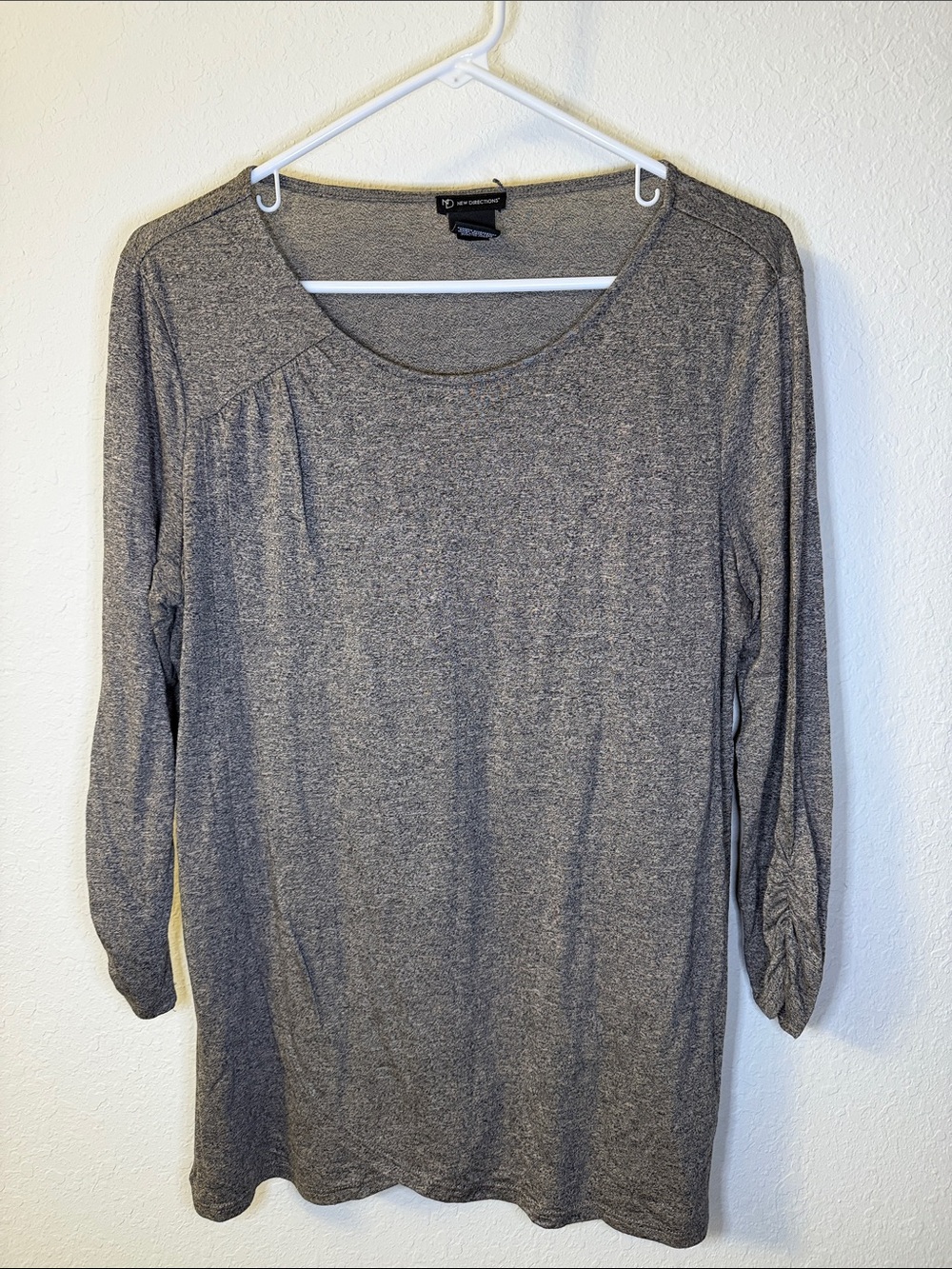 new directions Heather Gray Long Sleeve Scoop Neck Top